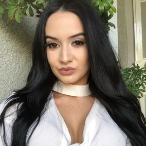 Meet your Posher, Yasmin